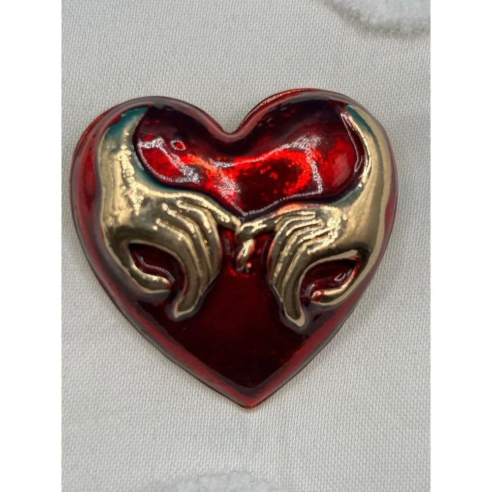 NEW Heart Hands Enamel Pin Brooch Pendent Red Gold Tone Love Friends Gift